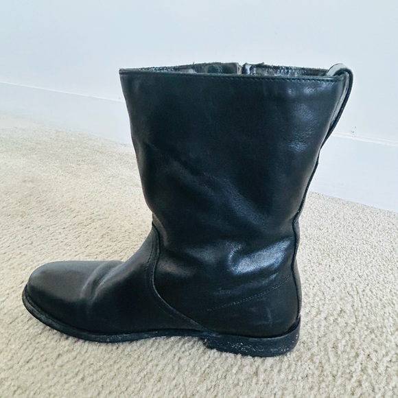 Women Burberry Kerry Black Leather Buckle Shearling Boots Size 38 - Picture 5 of 10